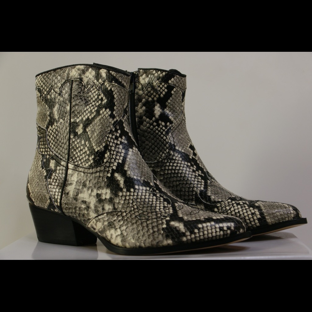VILLA ROUGE COWBOY ANKLE BOOTIES US SIZE 7.5
